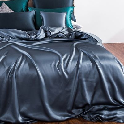 Ayez une bonne nuit de sommeil avec cette couverture de couette de soie de mûrier