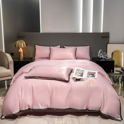 Des décorations de lit de luxe pour mariage, des décors de couette, des décors de couverture, des couvertures, des couvertures d'oreiller.